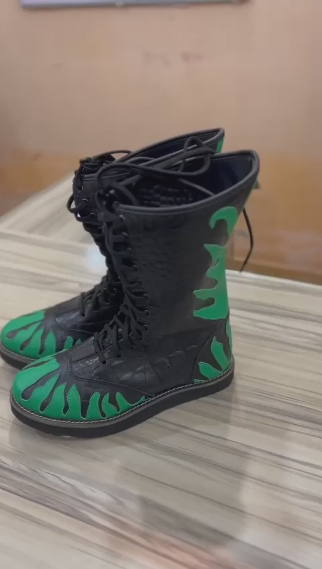 Pro Wrestling Shoes ,100% Original Leather, Green Fire Design, Customizable colors, Lace-up style