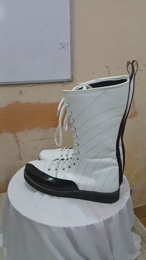 Pro Stoei Lang Stewels, Handgemaak, 100% Oorspronklike Leer, swart Crocs-patroonleer, wit vuurontwerp, ritssluiter met gespe